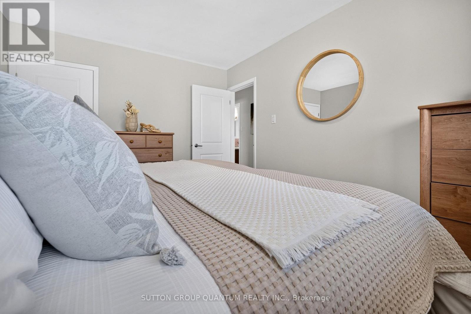 1016 East Avenue Property Photo 14