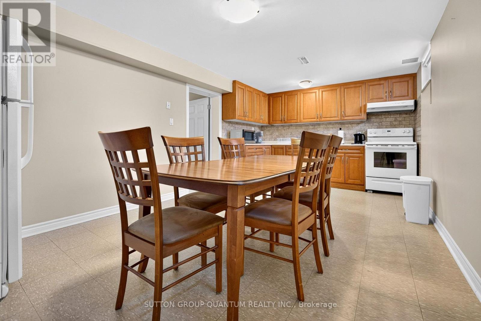 1016 East Avenue Property Photo 23
