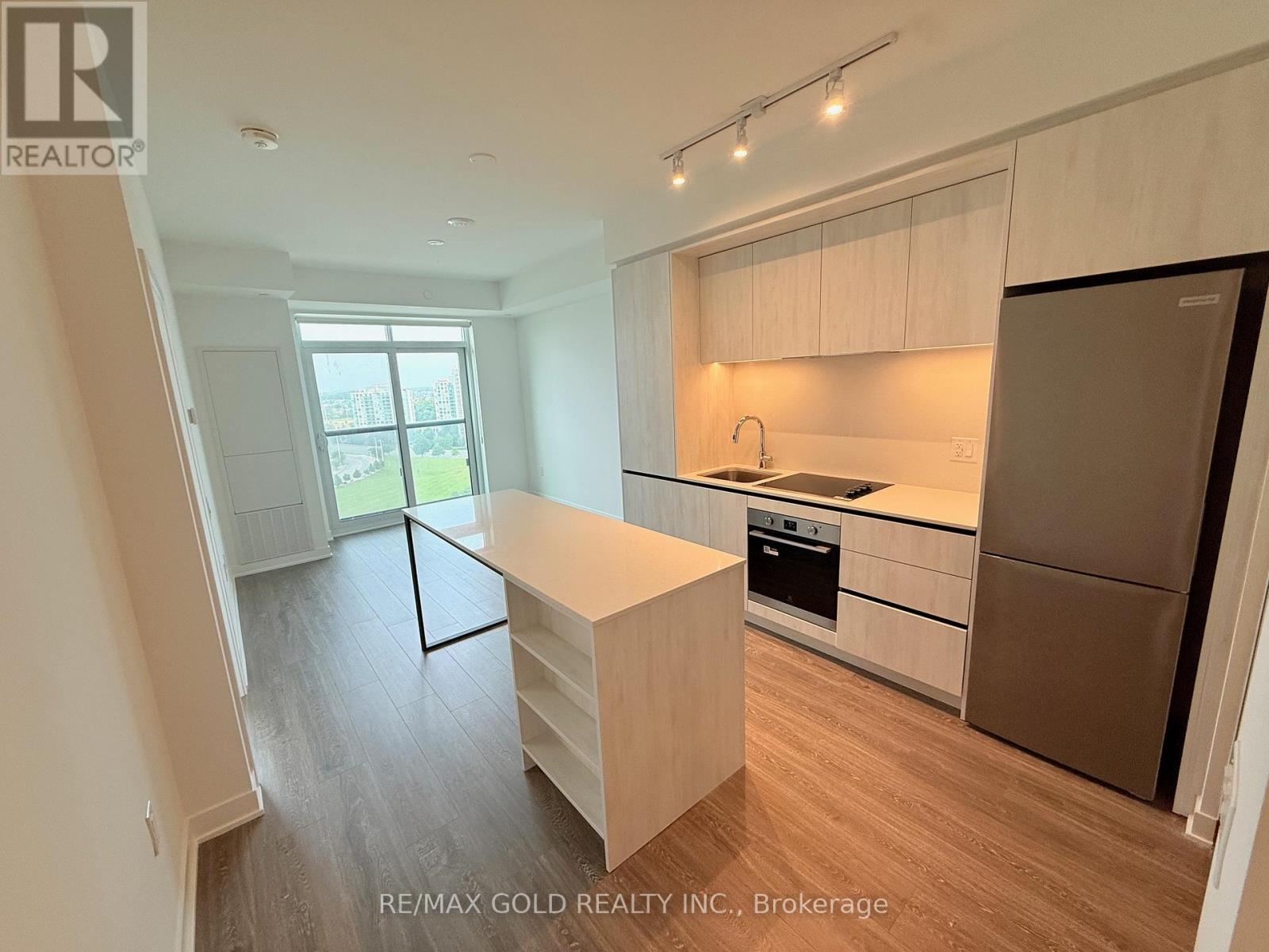 1407 - 2495 Eglinton Avenue Property Photo 3