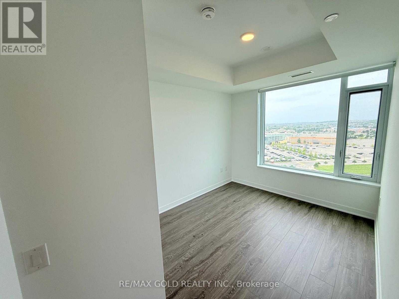 1407 - 2495 Eglinton Avenue Property Photo 5