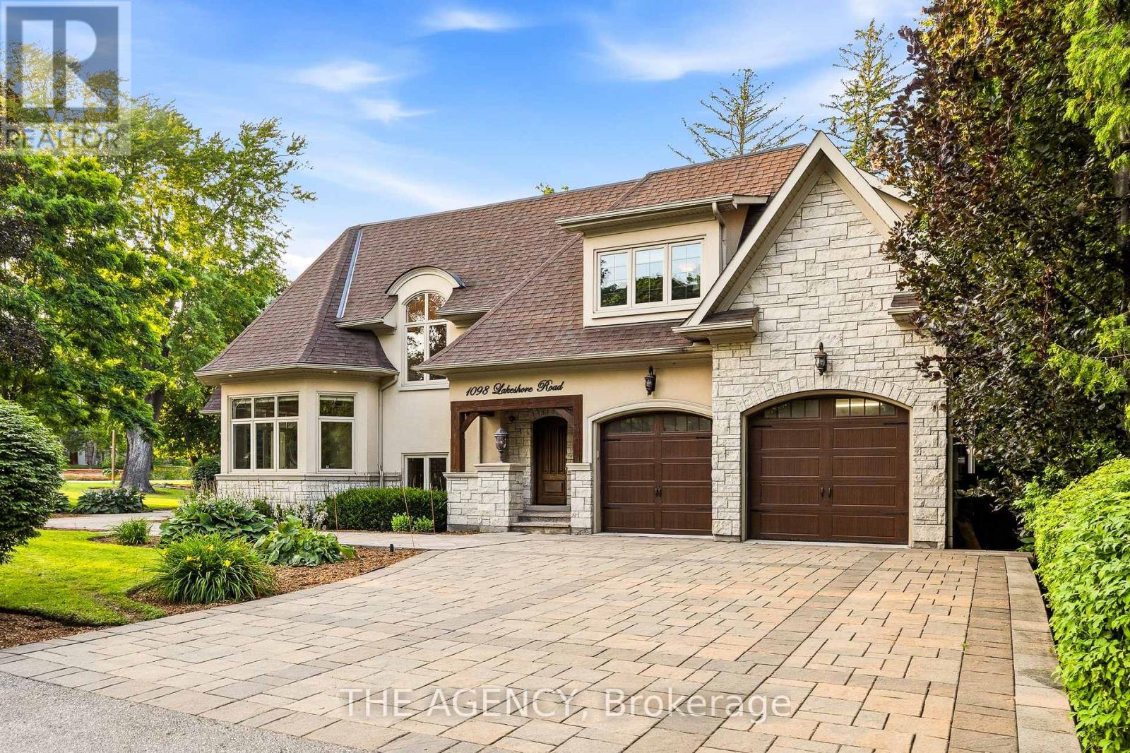 1098 Lakeshore Road W Property Photo 1