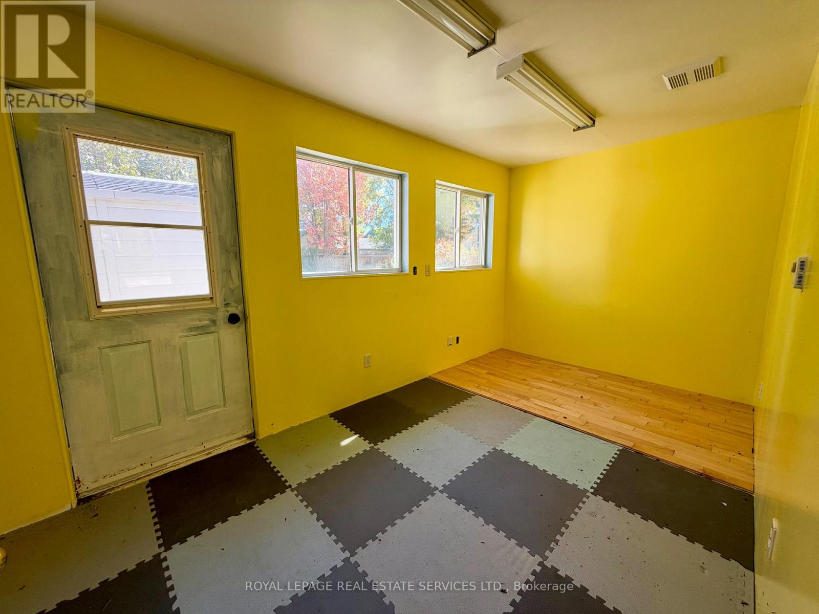 30 College Street Property Photo 18