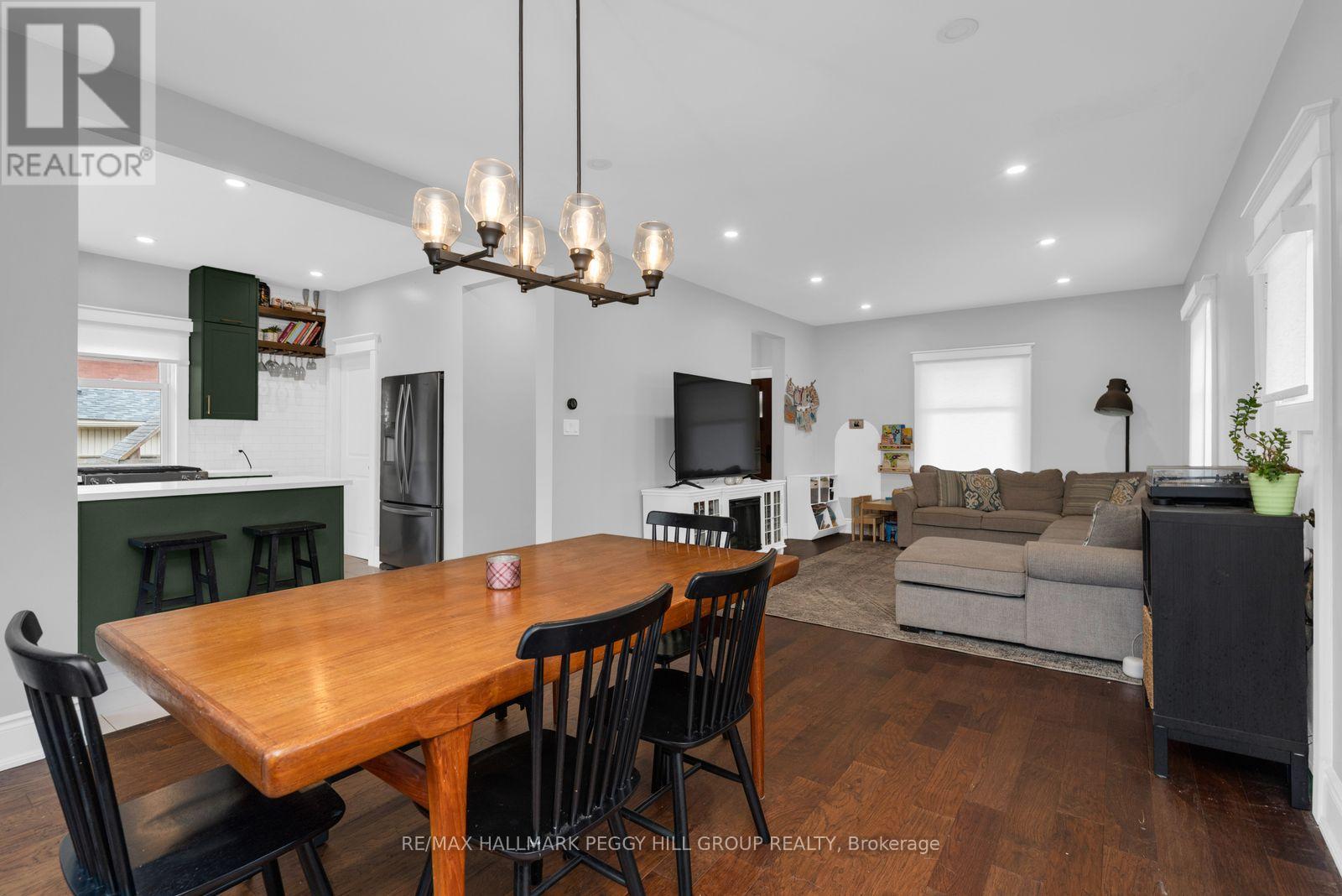 36 Commercial Street Property Photo 5