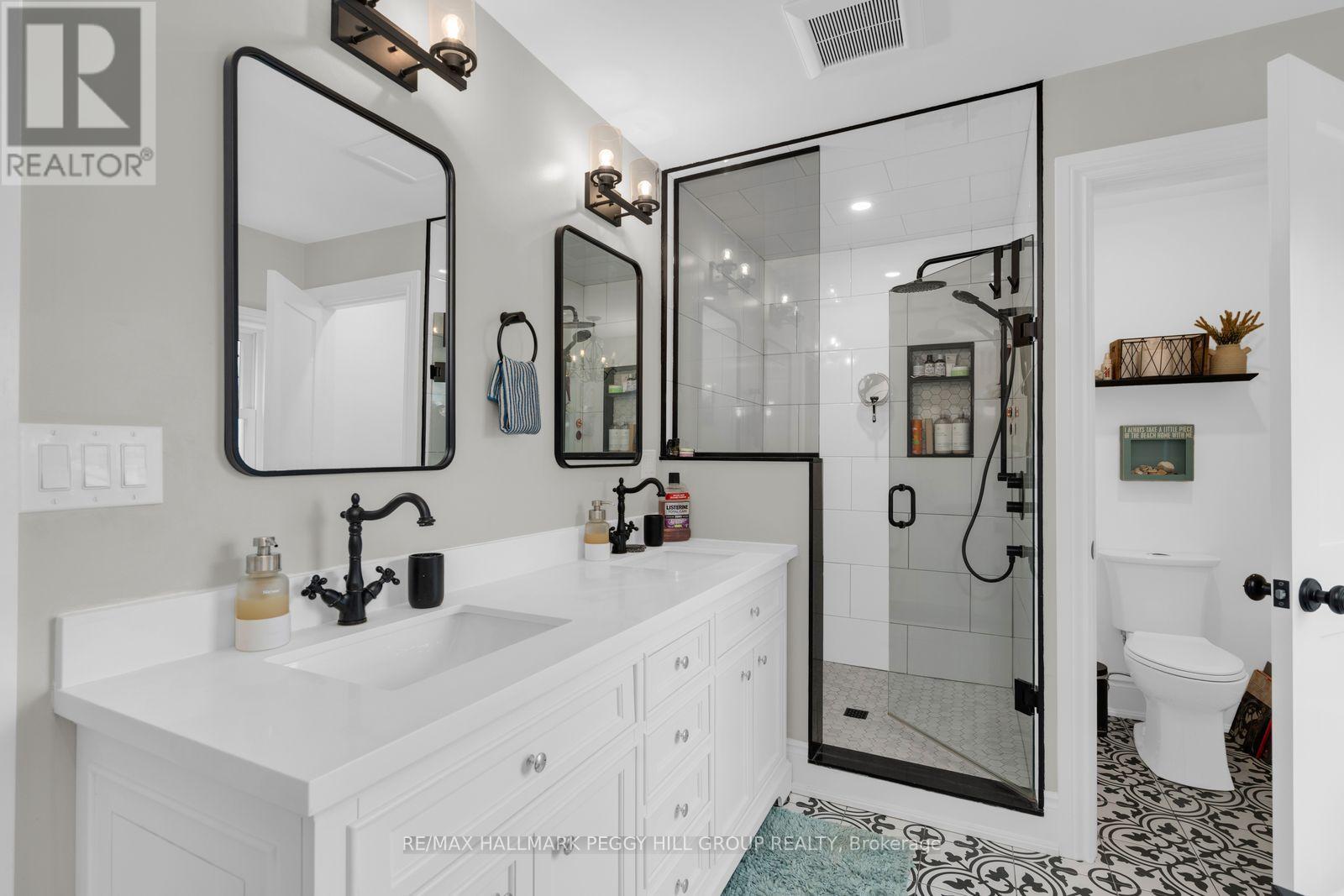 36 Commercial Street Property Photo 12