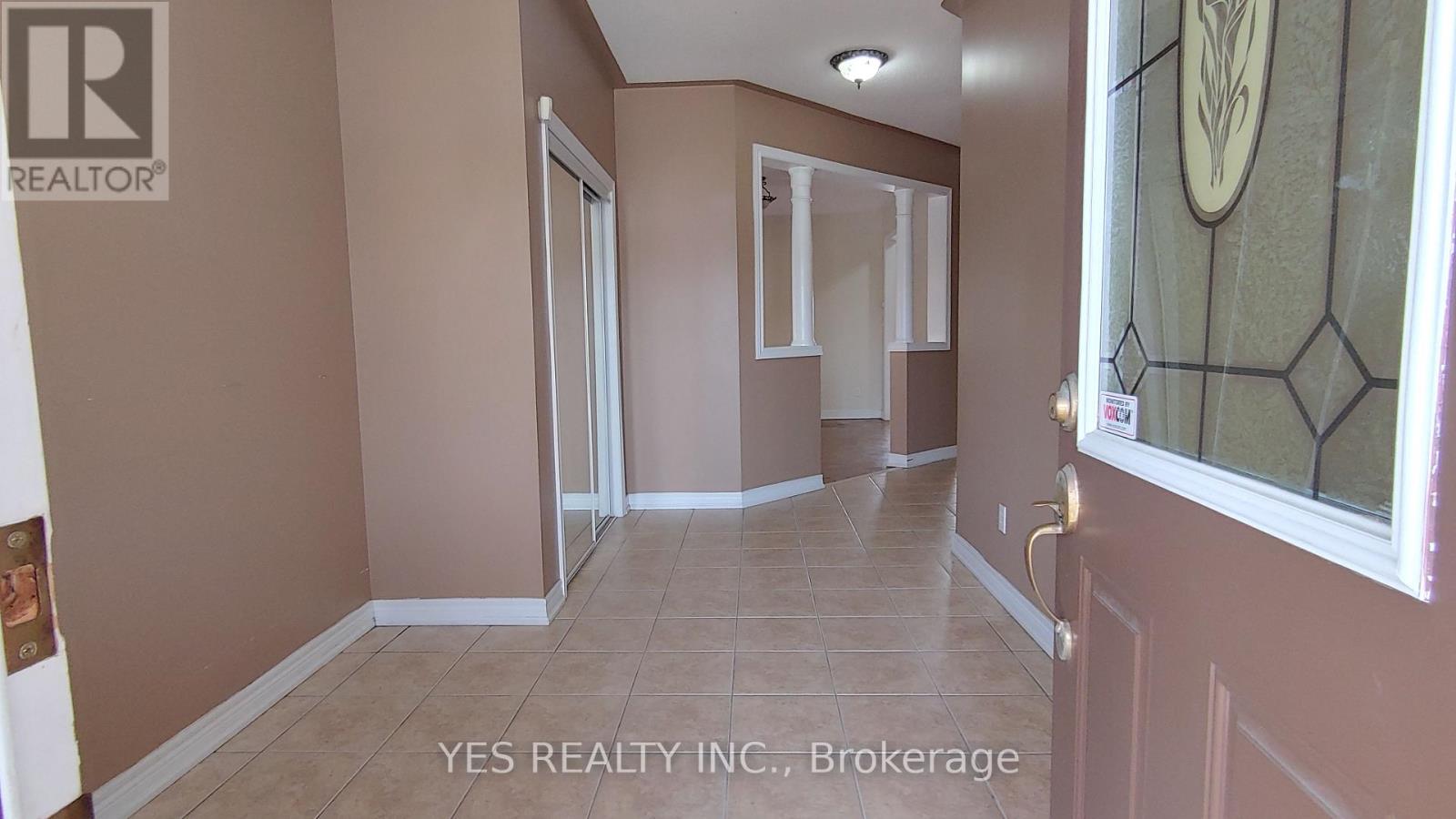 26 New Hampshire Court Property Photo 2