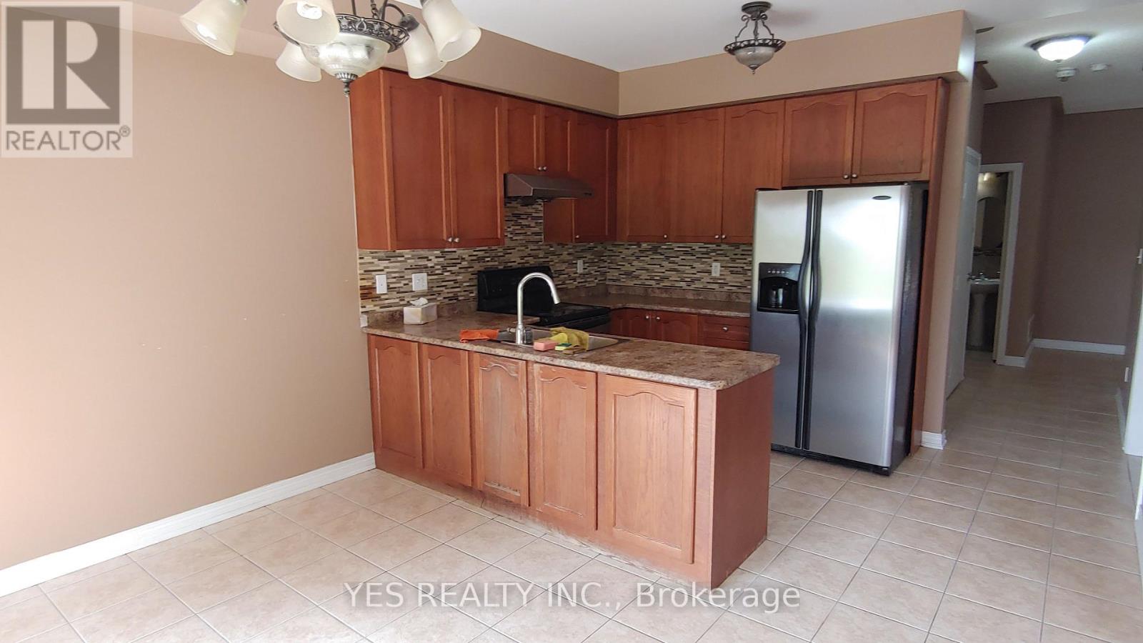 26 New Hampshire Court Property Photo 9