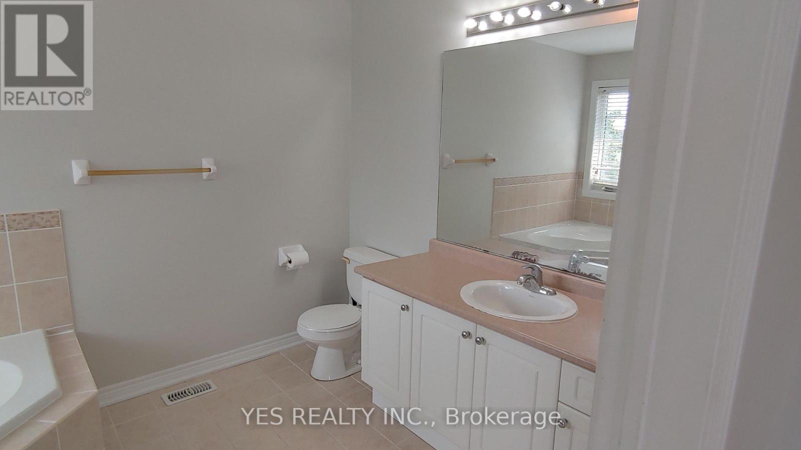 26 New Hampshire Court Property Photo 16