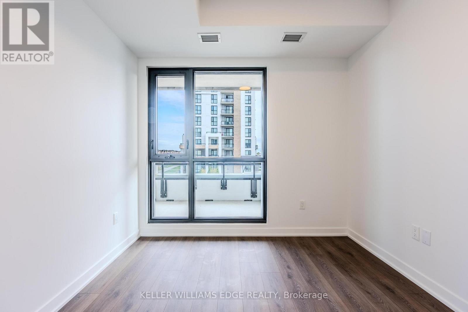 202 - 720 Whitlock Avenue Property Photo 9