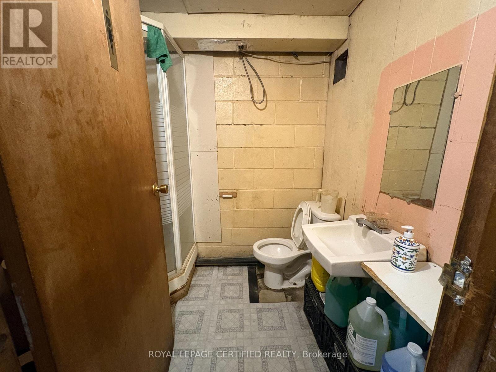827 Albion Road Property Photo 24