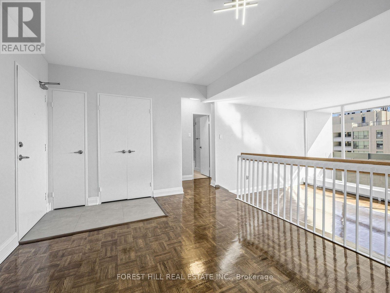 1811 - 377 Ridelle Avenue Property Photo 4