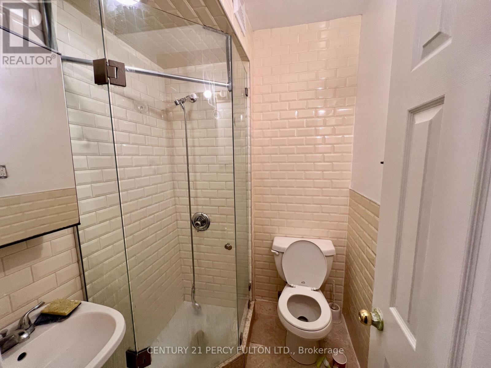 2 - 952 Scarlett Road Property Photo 8