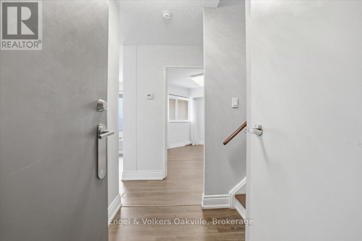 625 - 1000 Cedarglen Gate Property Photo 2