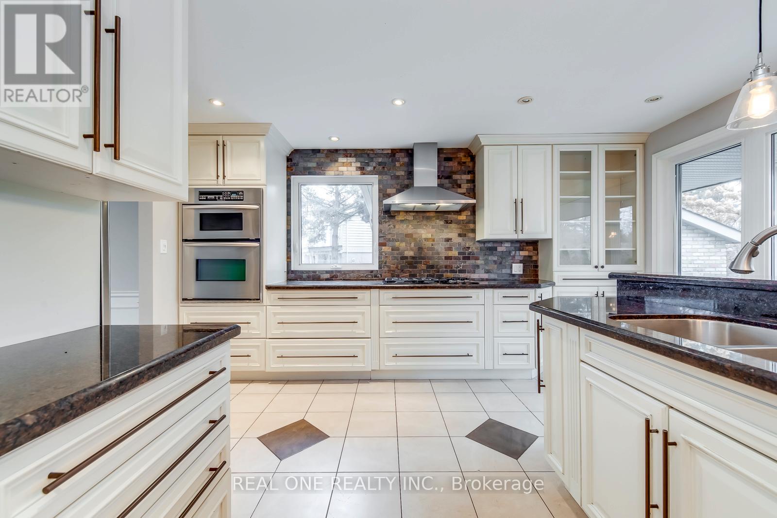 120 Blyth Crescent Property Photo 15