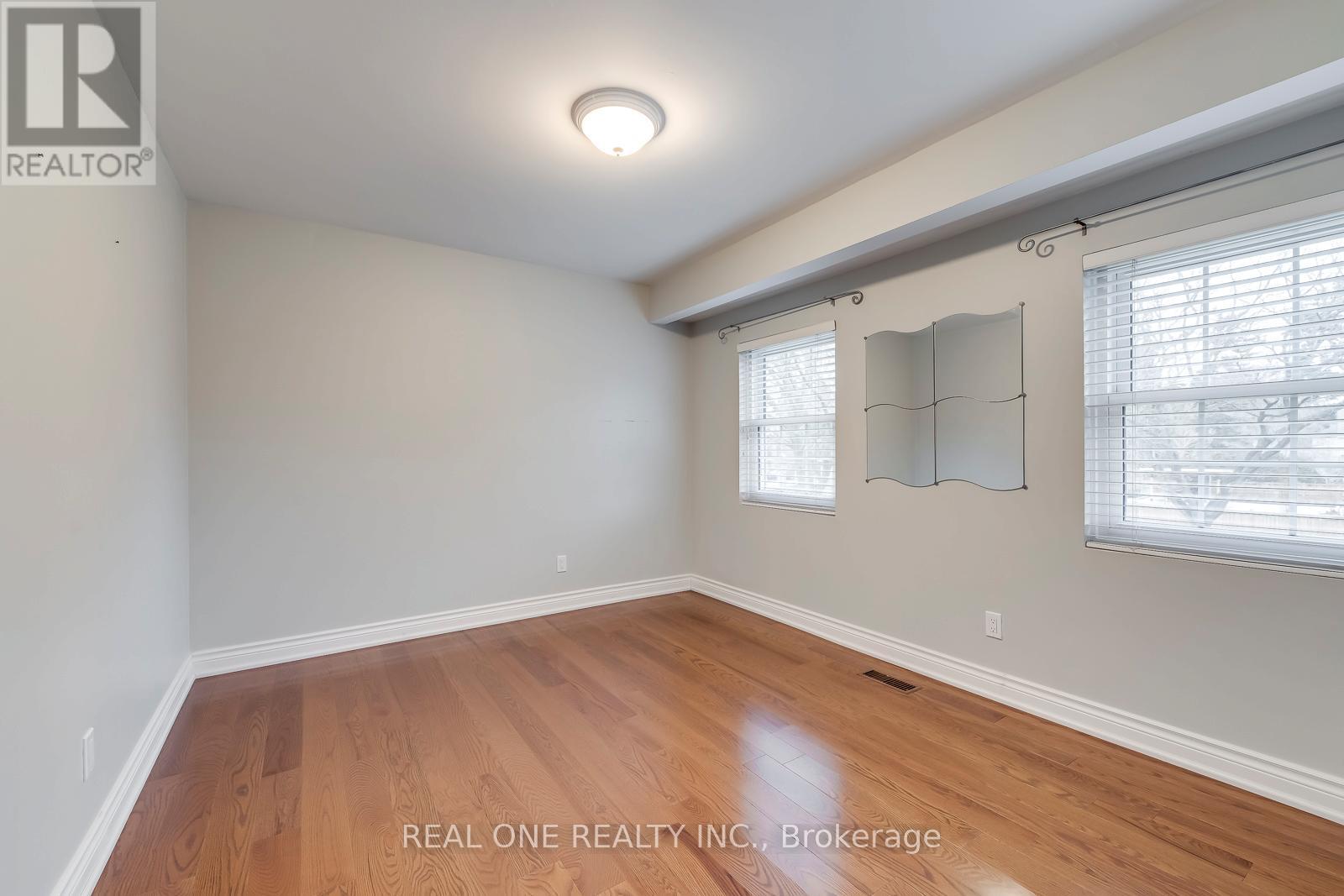 120 Blyth Crescent Property Photo 24