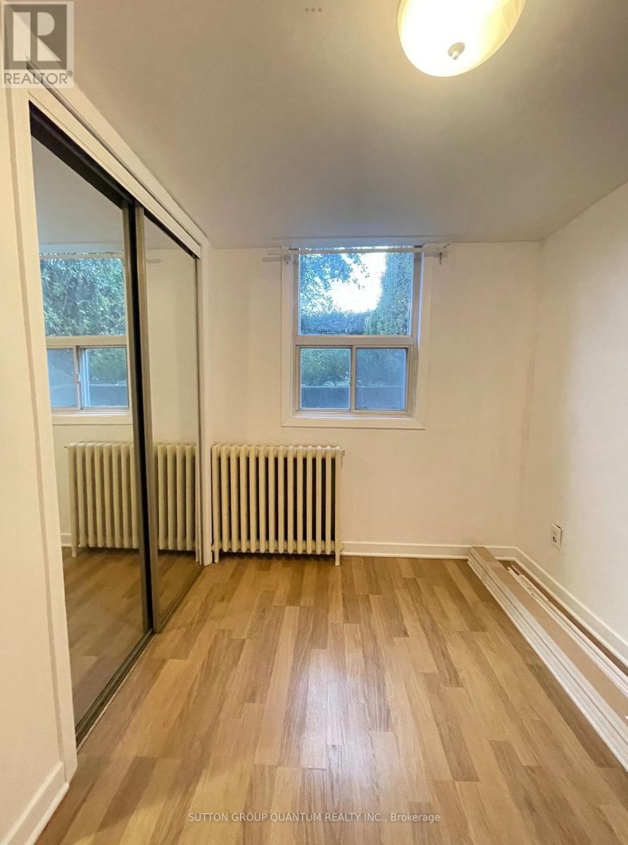 #2 - 339 Lakeshore Road E Property Photo 8