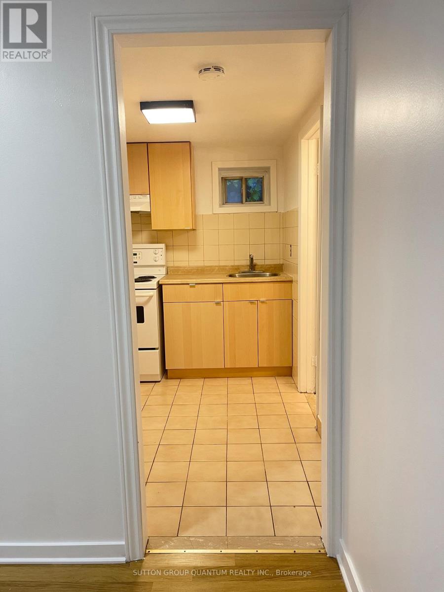 #2 - 339 Lakeshore Road E Property Photo 12