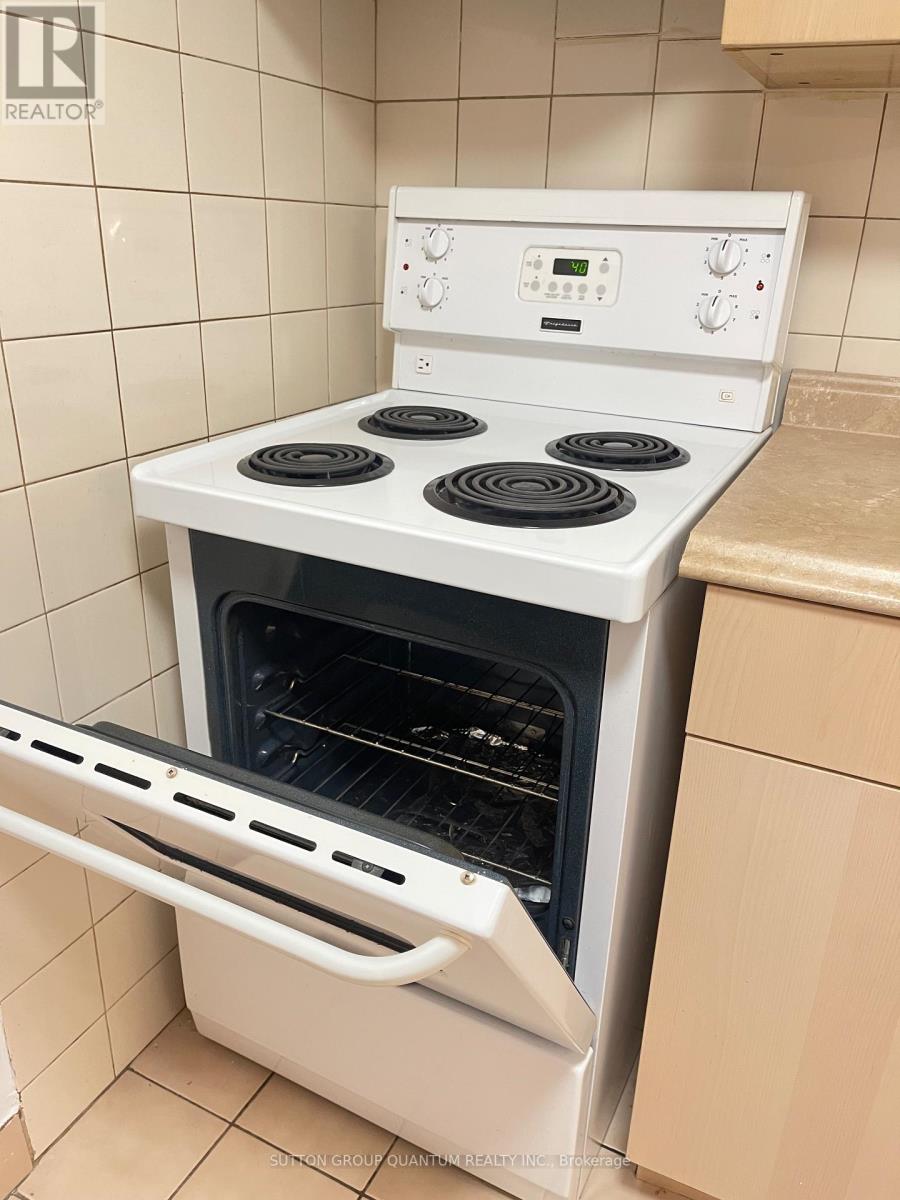 #2 - 339 Lakeshore Road E Property Photo 15