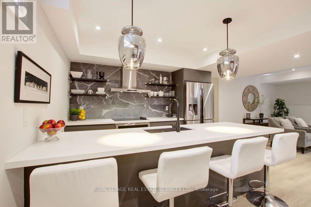 Unit 2 - 164 Maurice Drive Property Photo 3