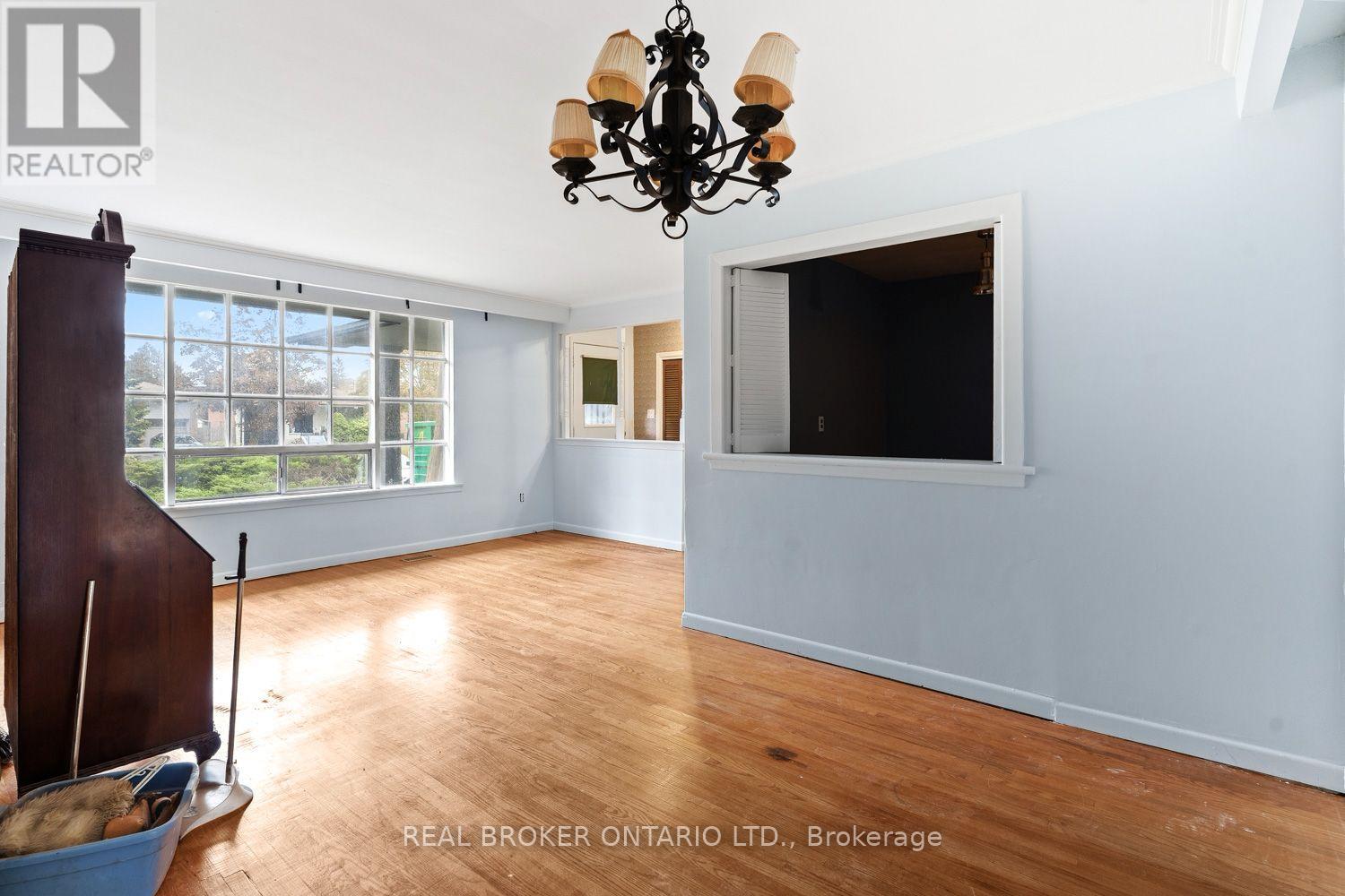 361 Rathburn Road Property Photo 3