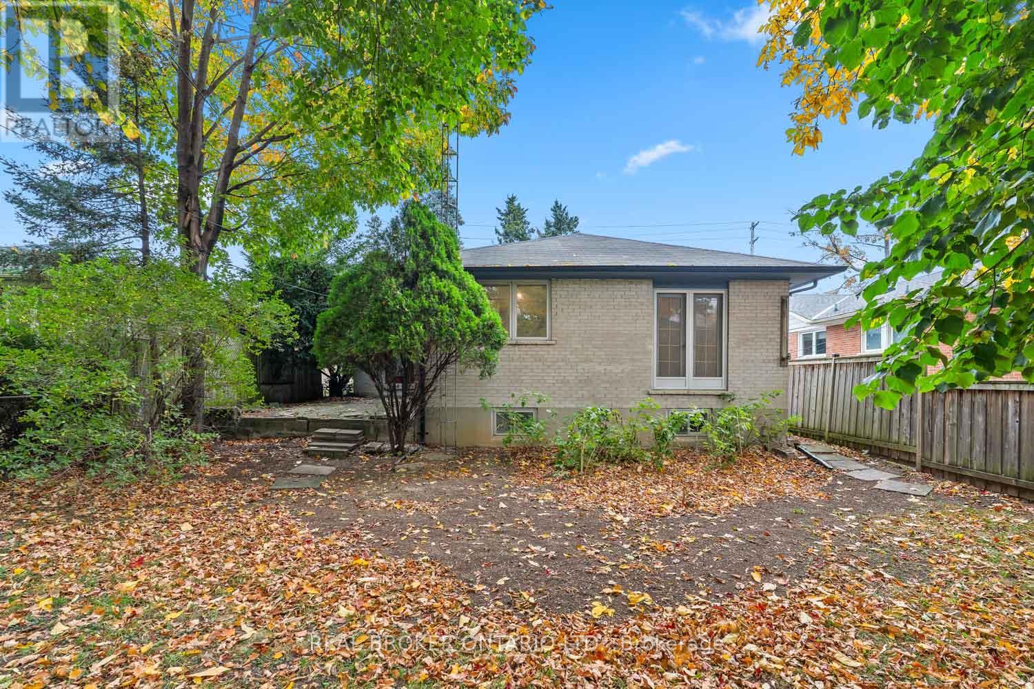 361 Rathburn Road Property Photo 6