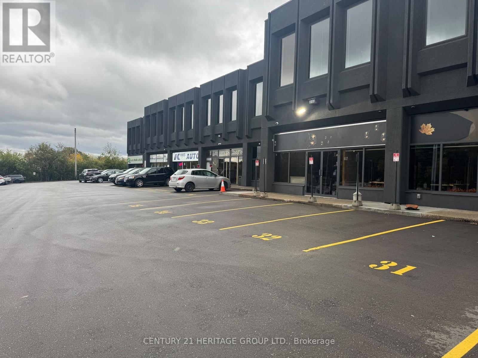 5 - 4544 DUFFERIN STREET Property Photo 1