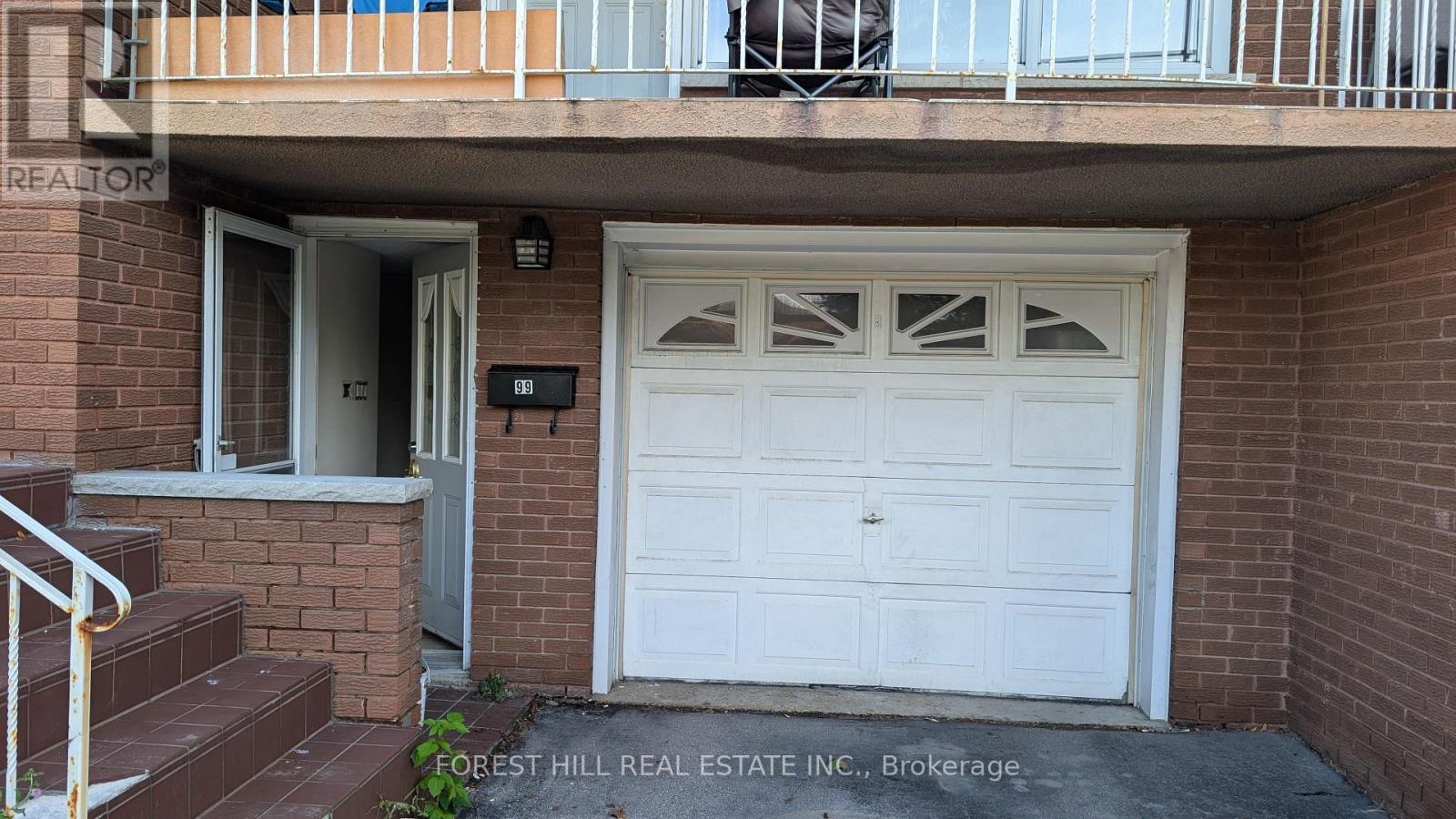 99 Gosford Boulevard Property Photo 2