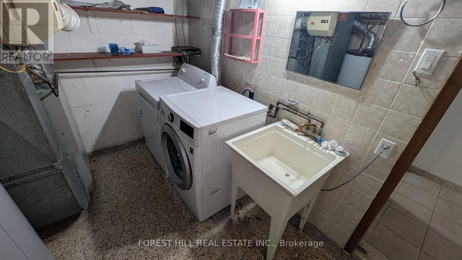 99 Gosford Boulevard Property Photo 7