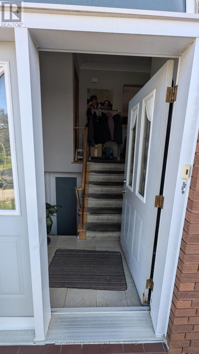 99 Gosford Boulevard Property Photo 8