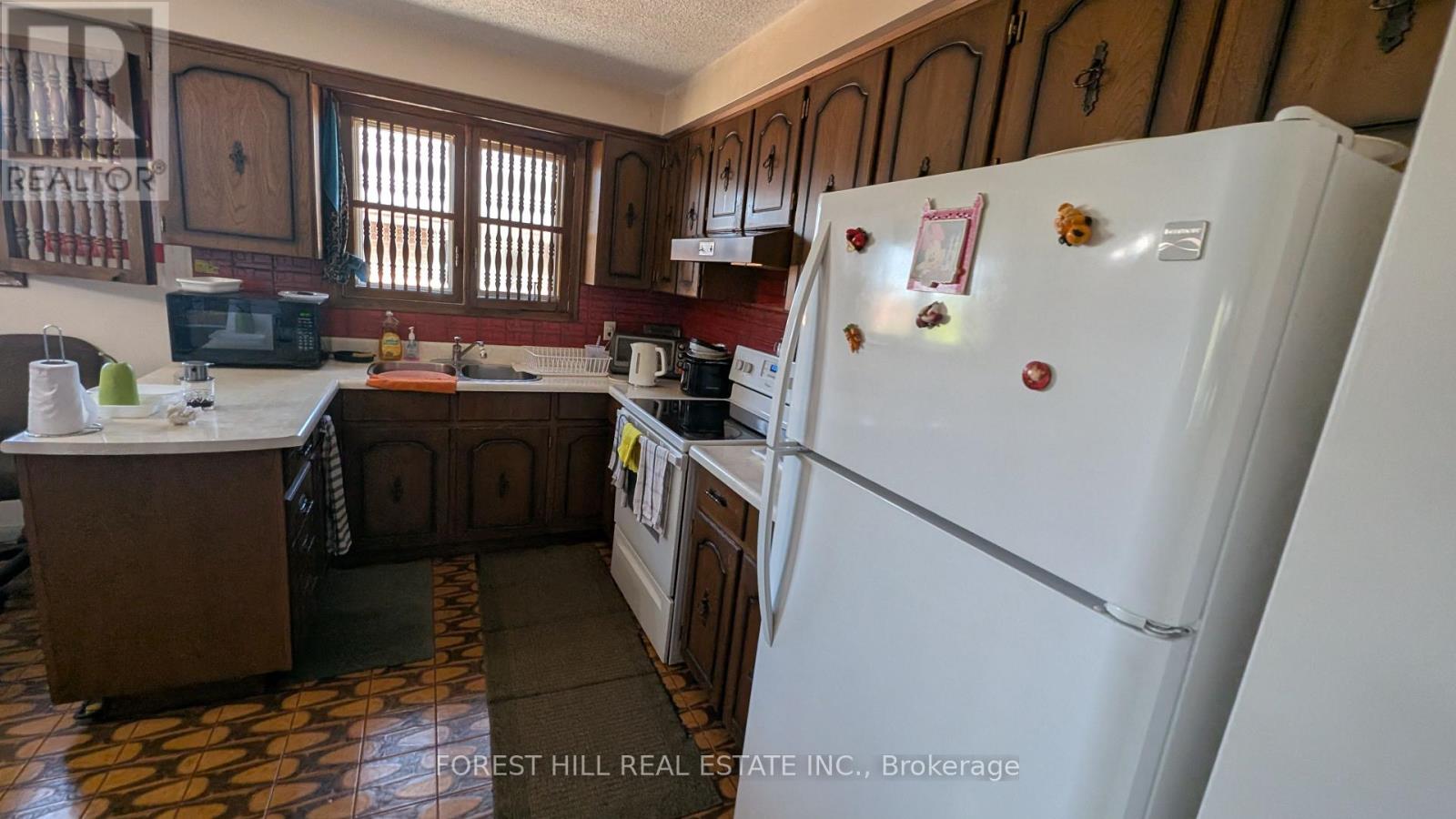 99 Gosford Boulevard Property Photo 9
