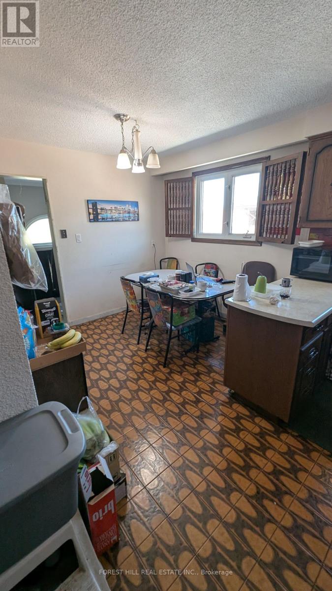 99 Gosford Boulevard Property Photo 10
