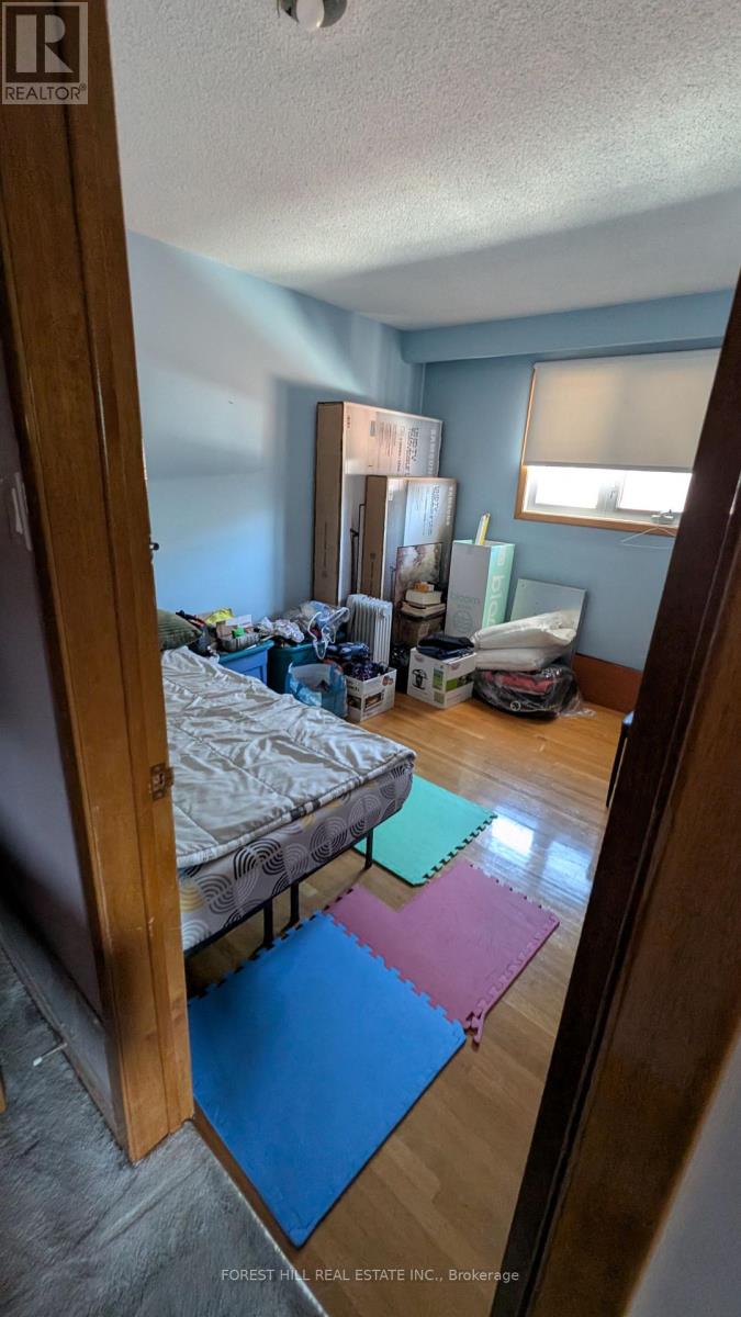 99 Gosford Boulevard Property Photo 13