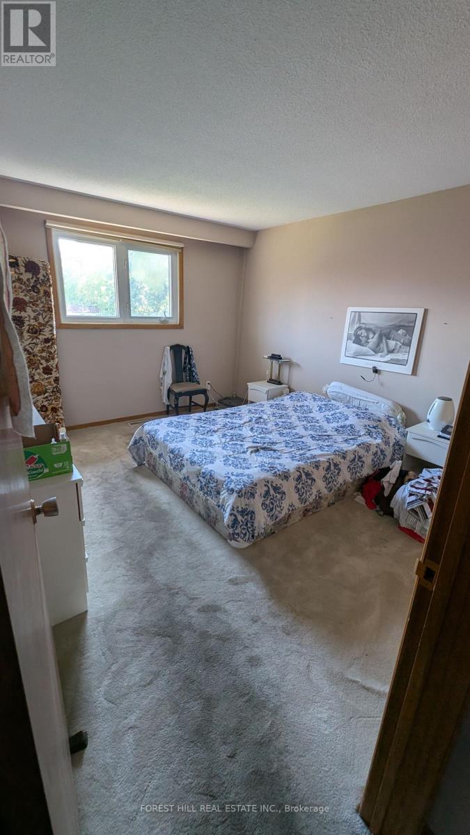 99 Gosford Boulevard Property Photo 16