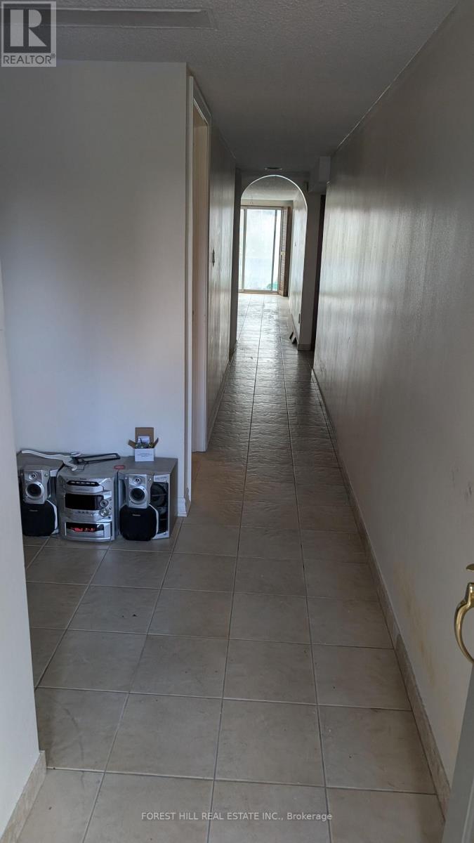 99 Gosford Boulevard Property Photo 21