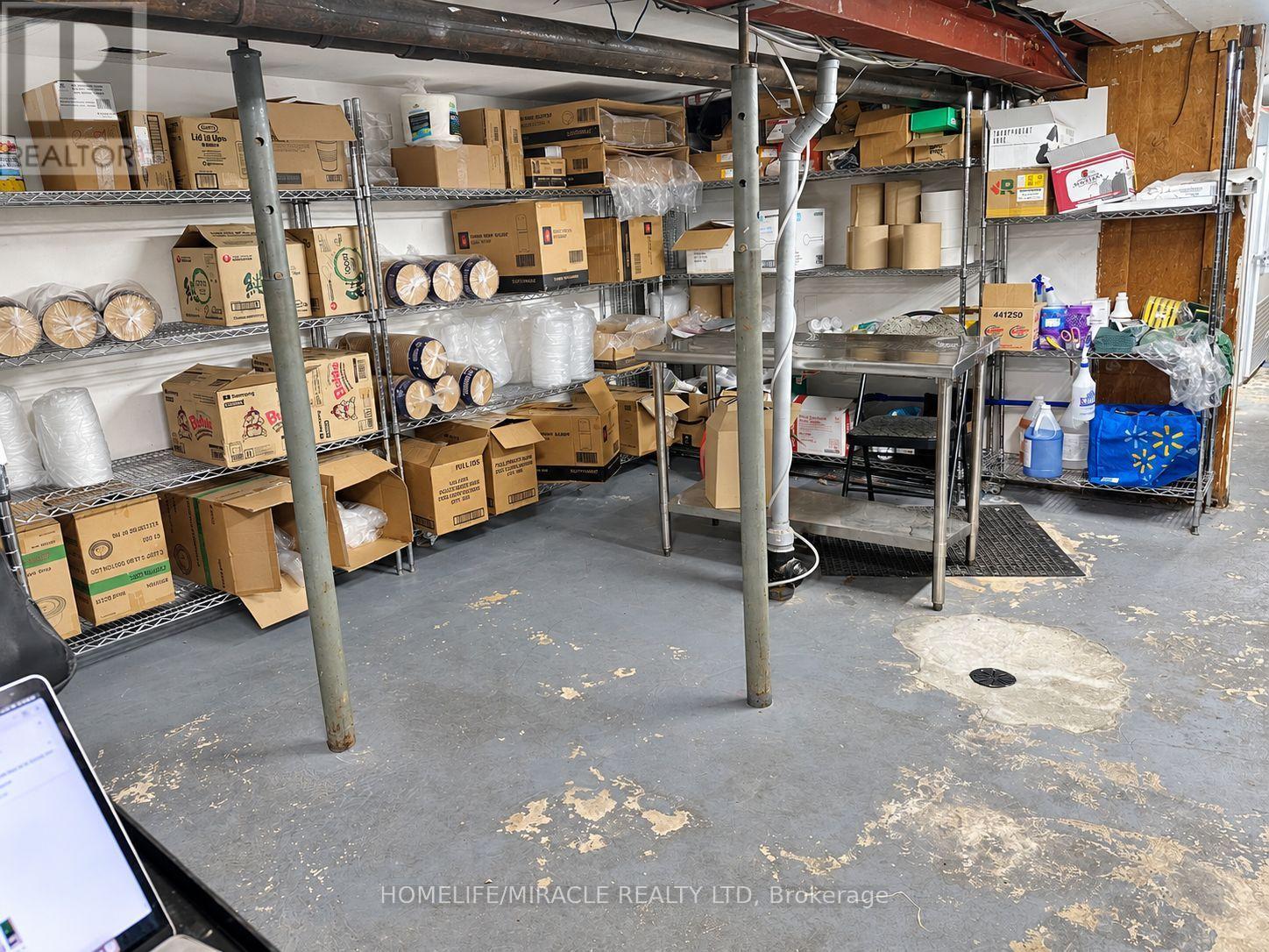 890 Bloor Street W Property Photo 9