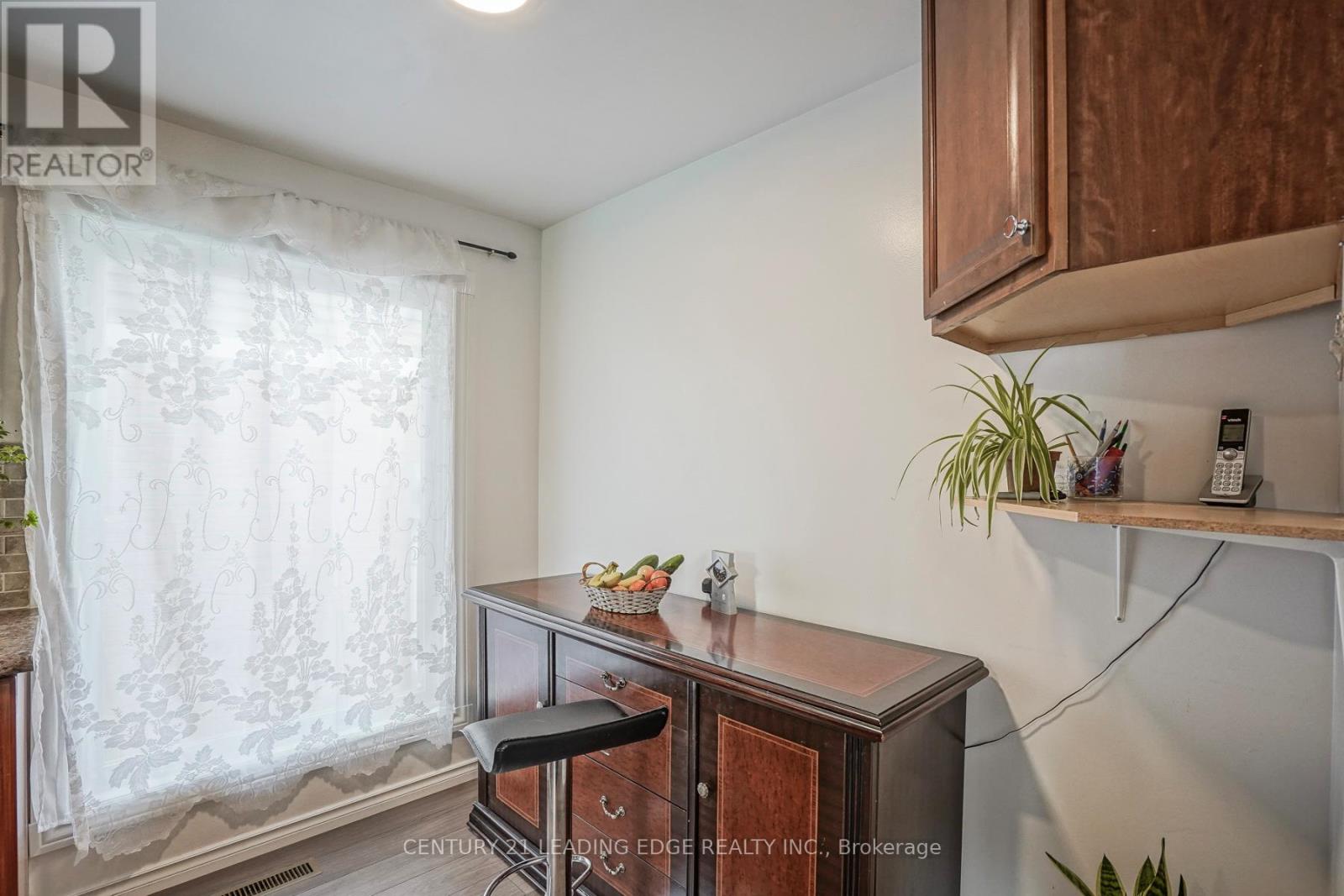 Upper - 29 Junewood Crescent Property Photo 8