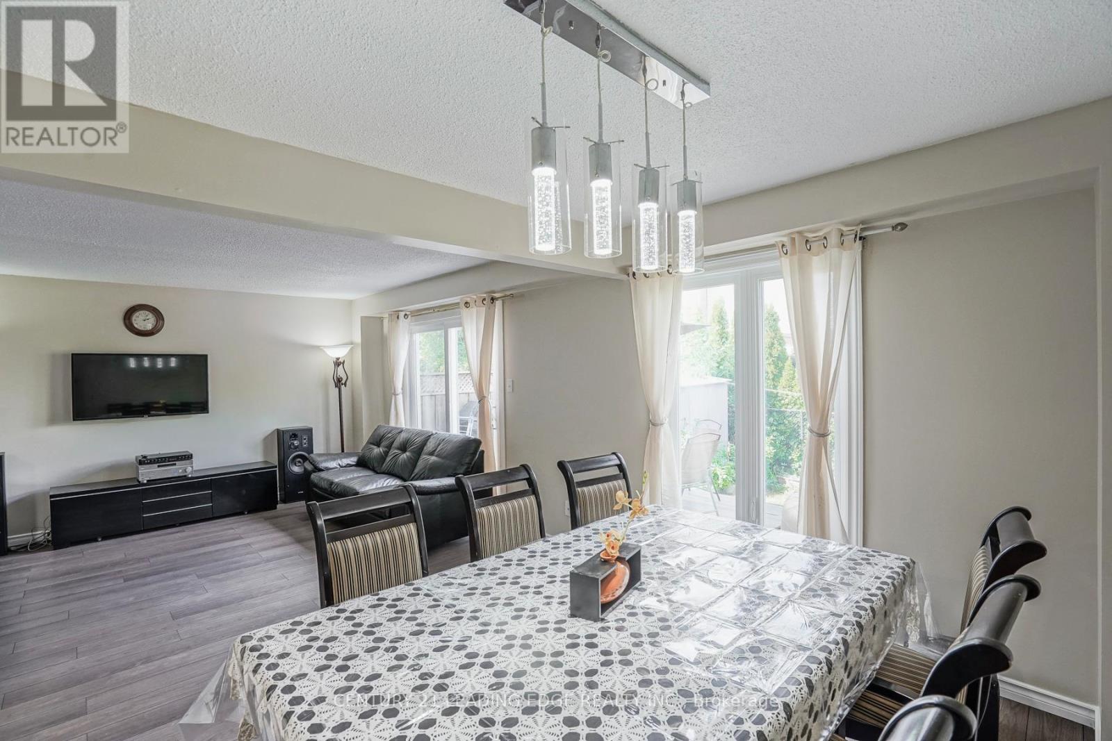 Upper - 29 Junewood Crescent Property Photo 11