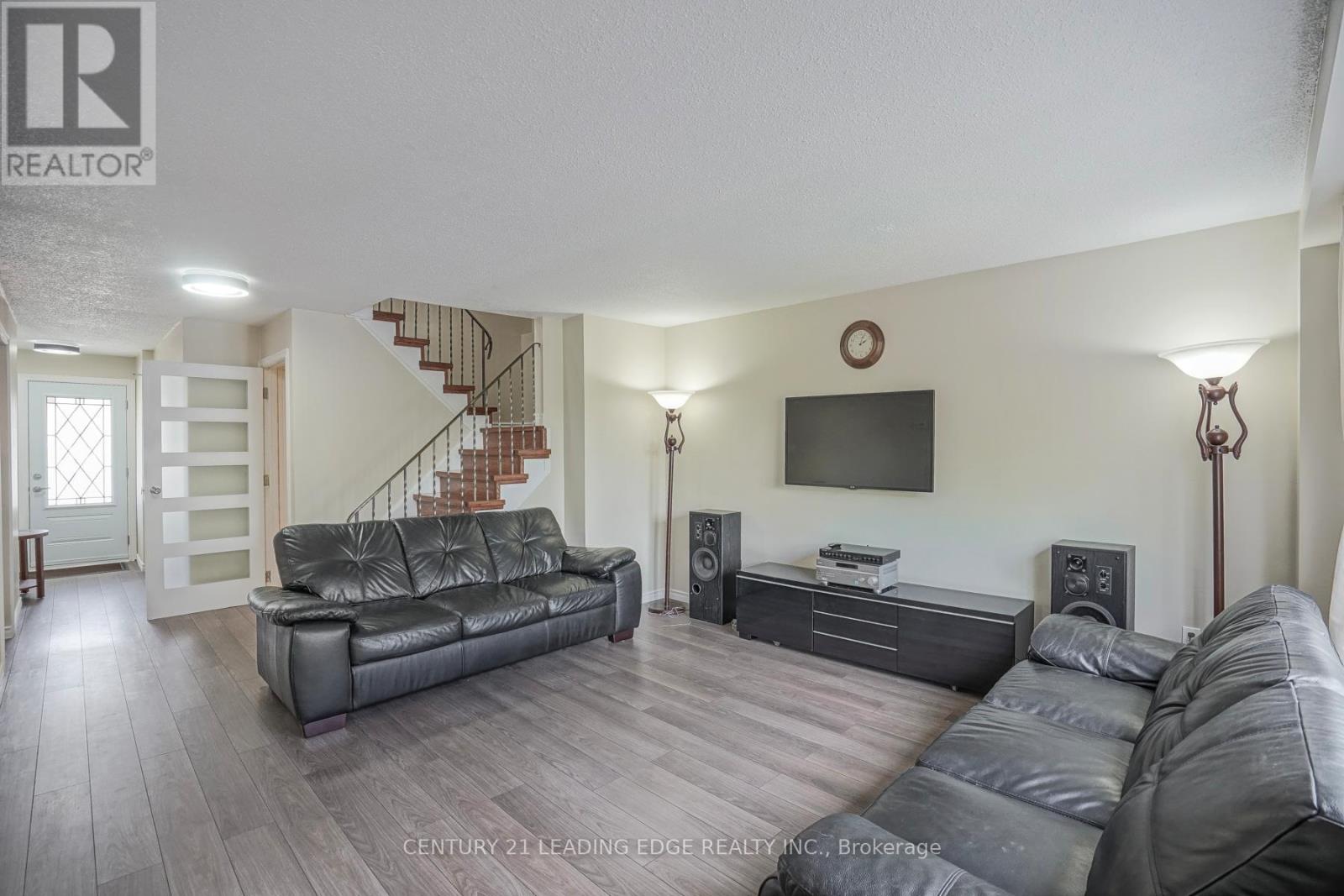 Upper - 29 Junewood Crescent Property Photo 14