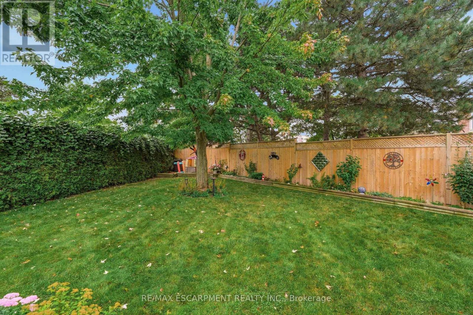 607 Clover Park Crescent Property Photo 37