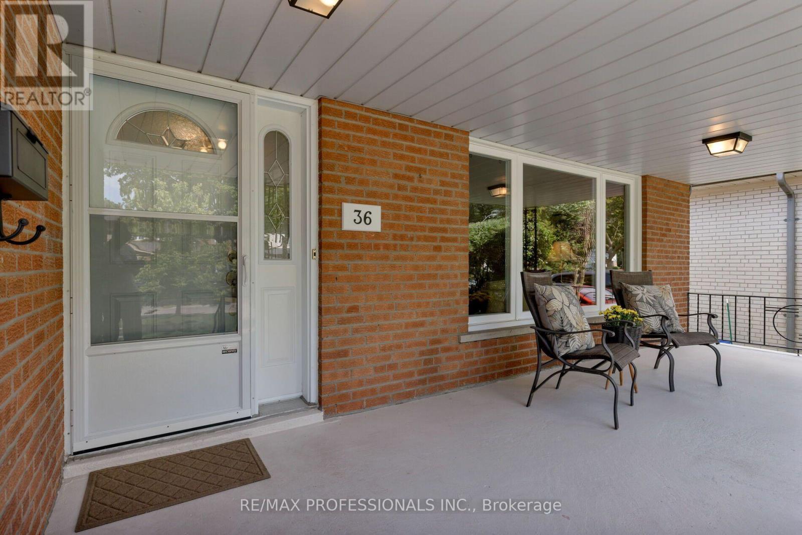 36 Thicket Road Property Photo 3