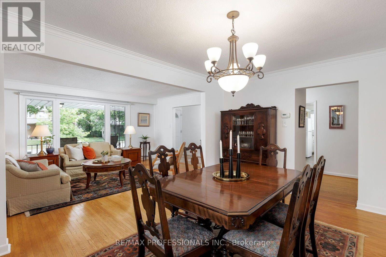 36 Thicket Road Property Photo 12