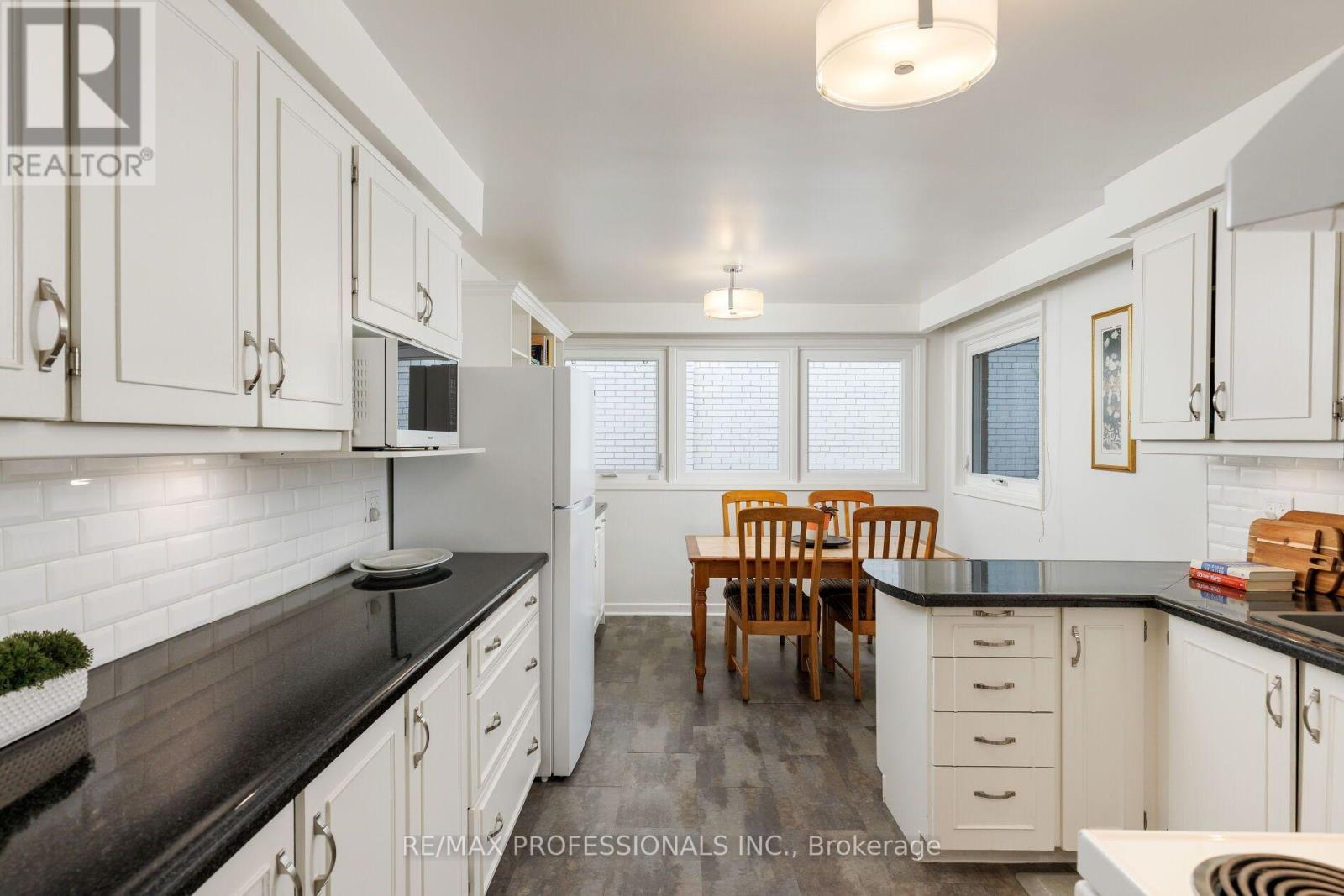 36 Thicket Road Property Photo 13