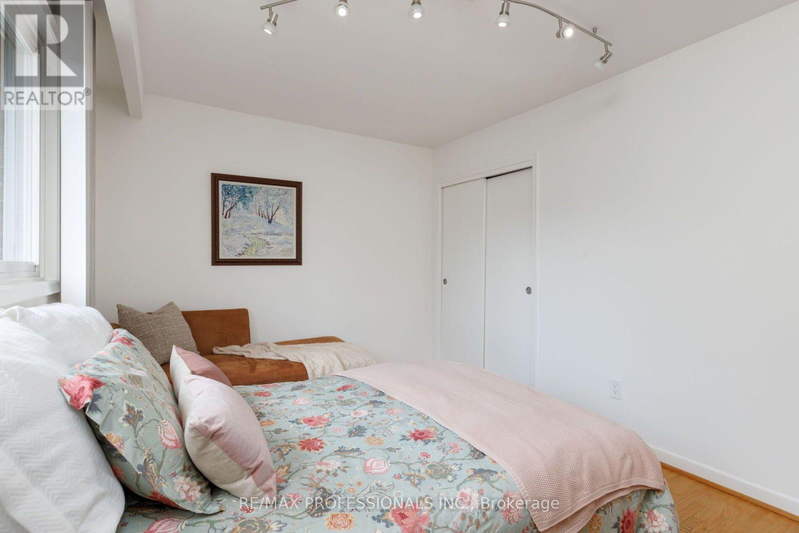 36 Thicket Road Property Photo 24