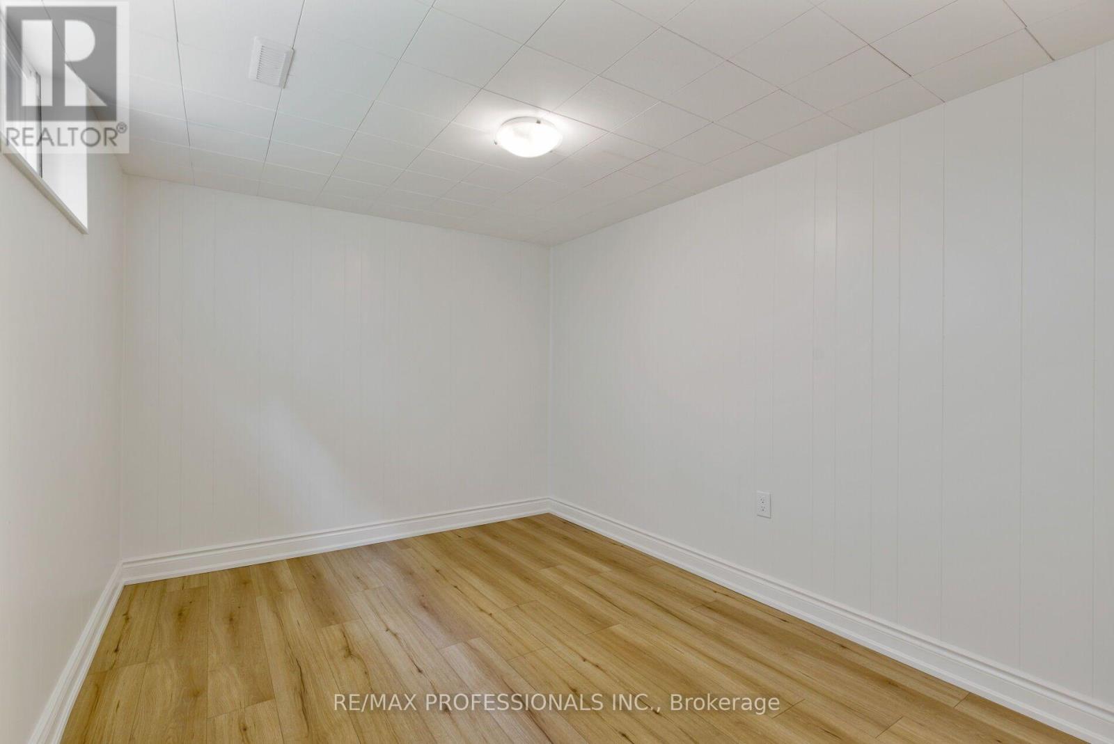 36 Thicket Road Property Photo 46