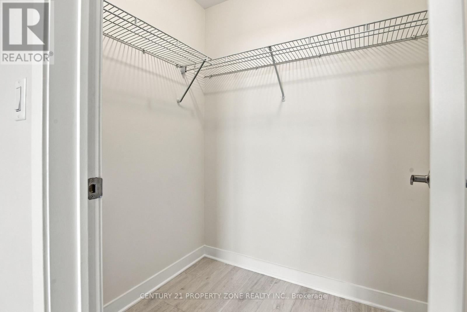 510 - 2490 Old Bronte Road Property Photo 5