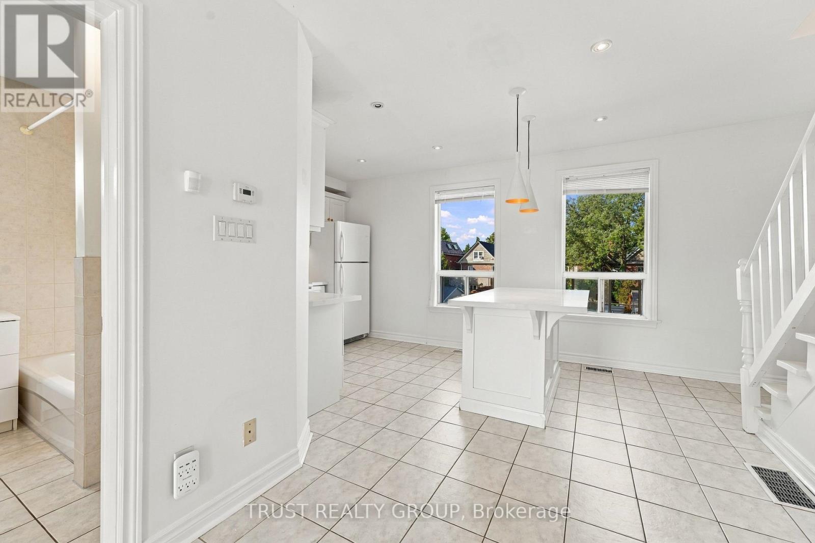 2nd & 3rd Floor - 2279 Dundas Street W Property Photo 4