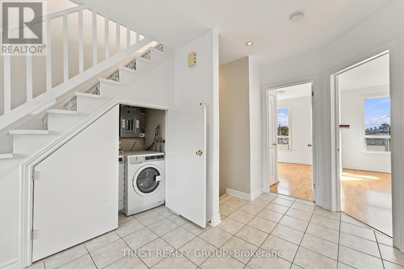 2nd & 3rd Floor - 2279 Dundas Street W Property Photo 8