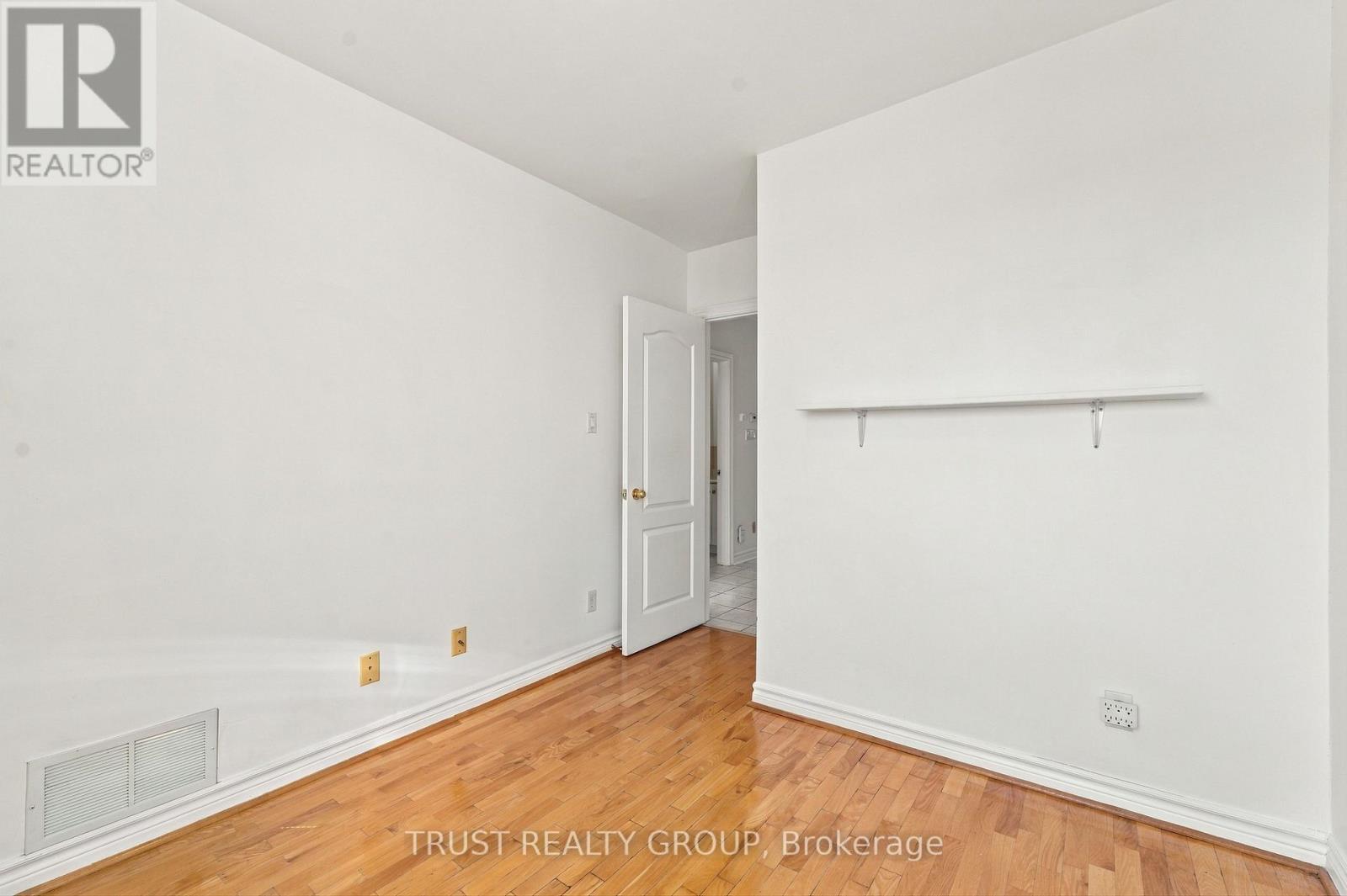 2nd & 3rd Floor - 2279 Dundas Street W Property Photo 14