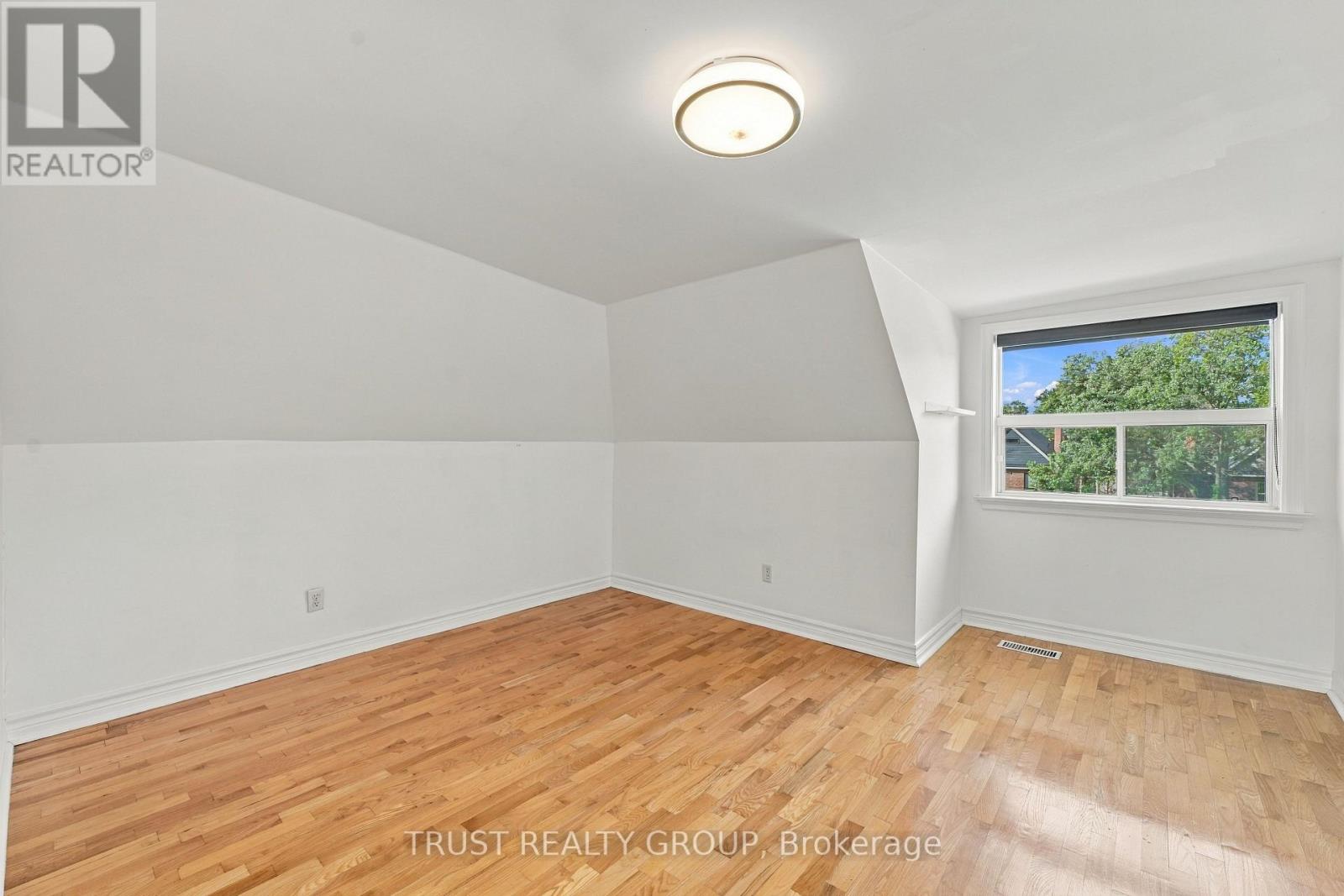 2nd & 3rd Floor - 2279 Dundas Street W Property Photo 21