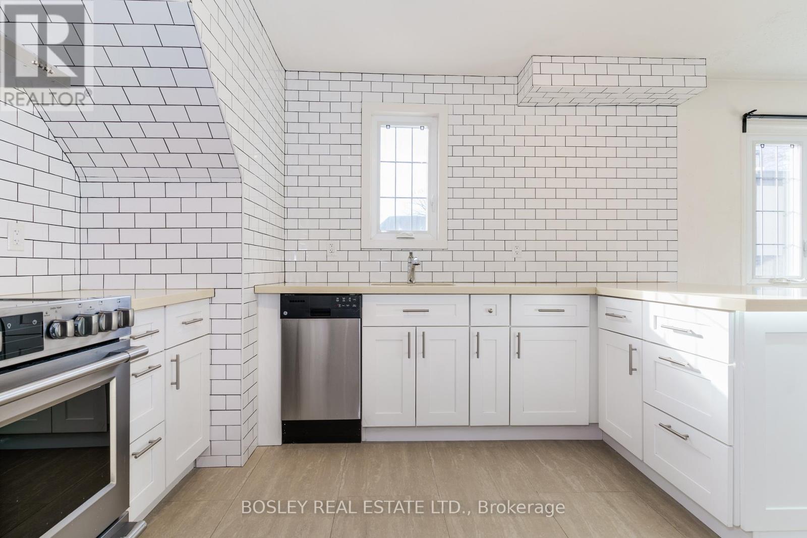 5 - 308 S Kingsway Road Property Photo 4