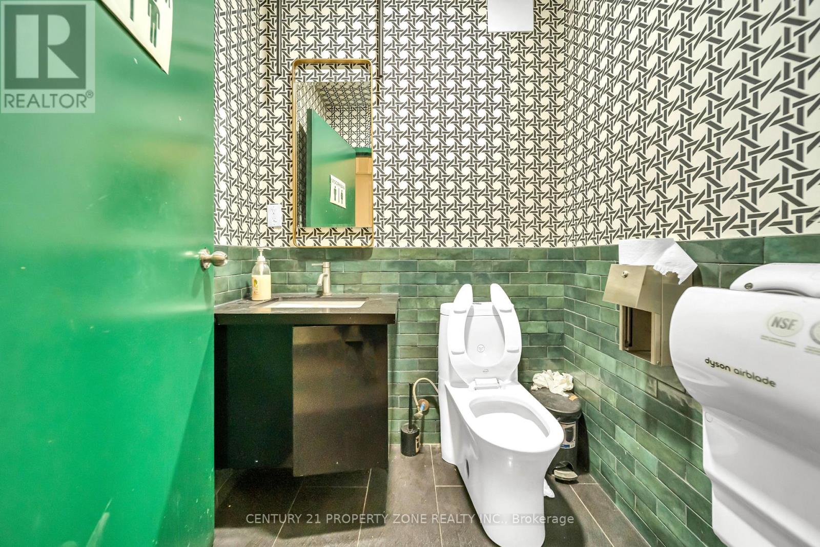 12 - 120 Queen Plate Drive Property Photo 49